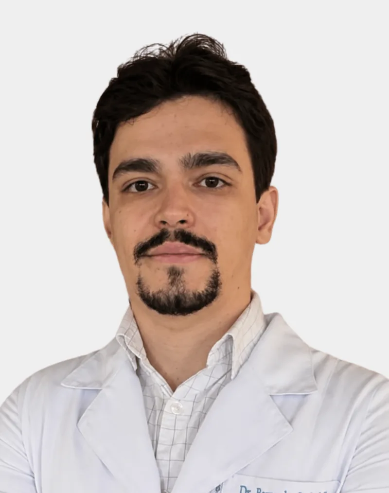 Dr. Bernardo Catão Queiroz, ortopedista especialista em cirurgia do ombro e cotovelo em Belo Horizonte
